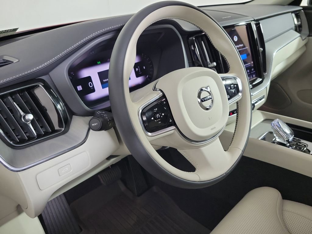 Used 2024 Volvo XC60 B5 Ultimate w/ Protection Package Premier AWD/4WD image 23
