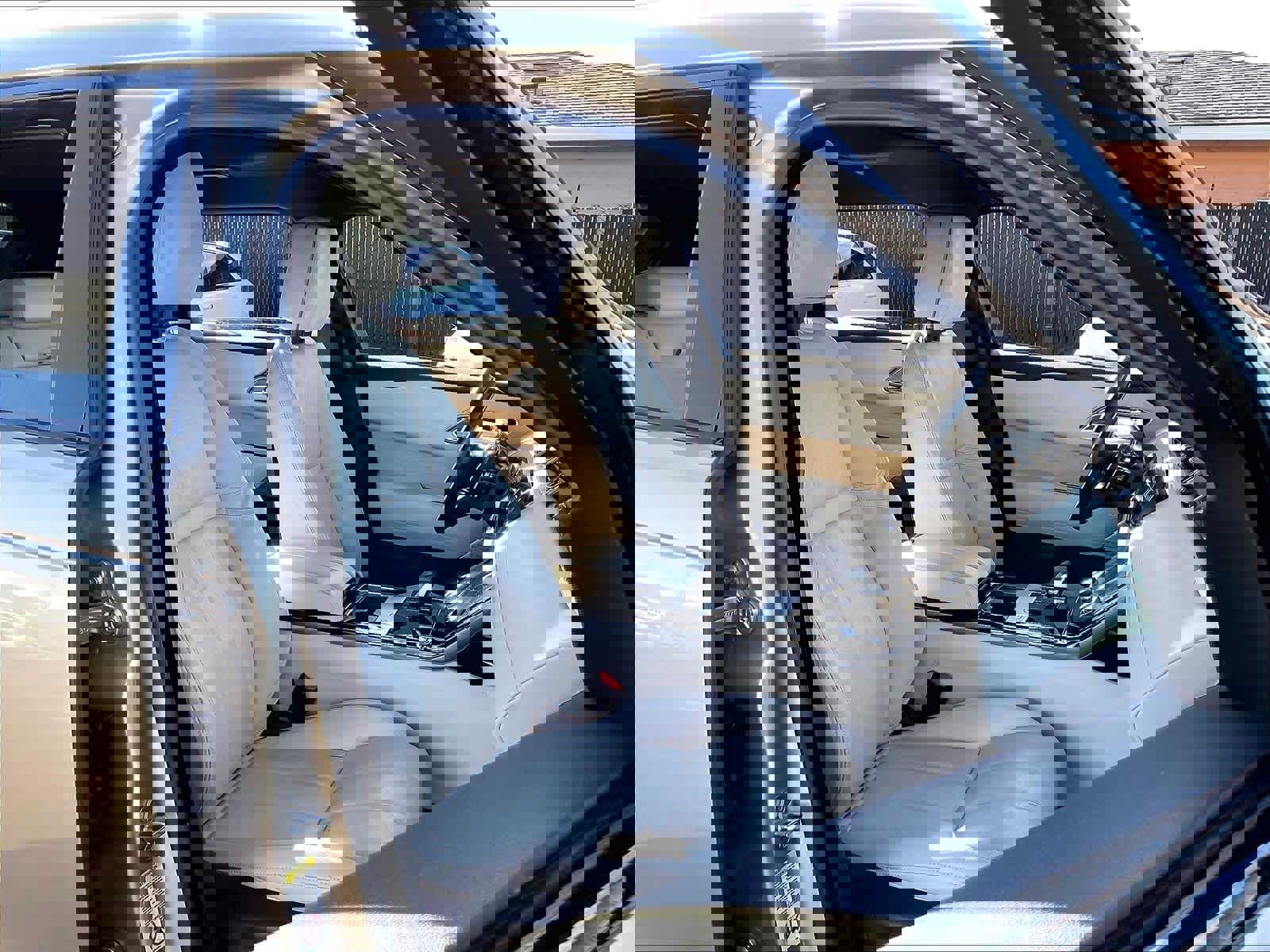 Used 2022 Land Rover Range Rover Velar R-Dynamic HSE image 8