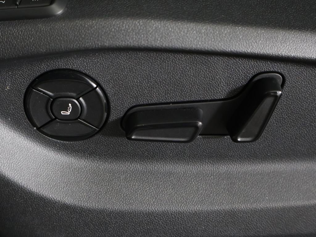 Used 2026 Volkswagen Tiguan SEL R-Line AWD/4WD image 39