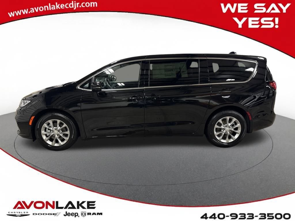 New 2026 Chrysler Pacifica Limited image 2