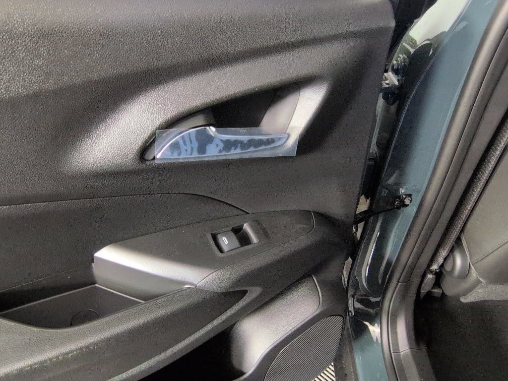 New 2026 Chevrolet Trax LT w/ Driver Confidence Package FWD image 24