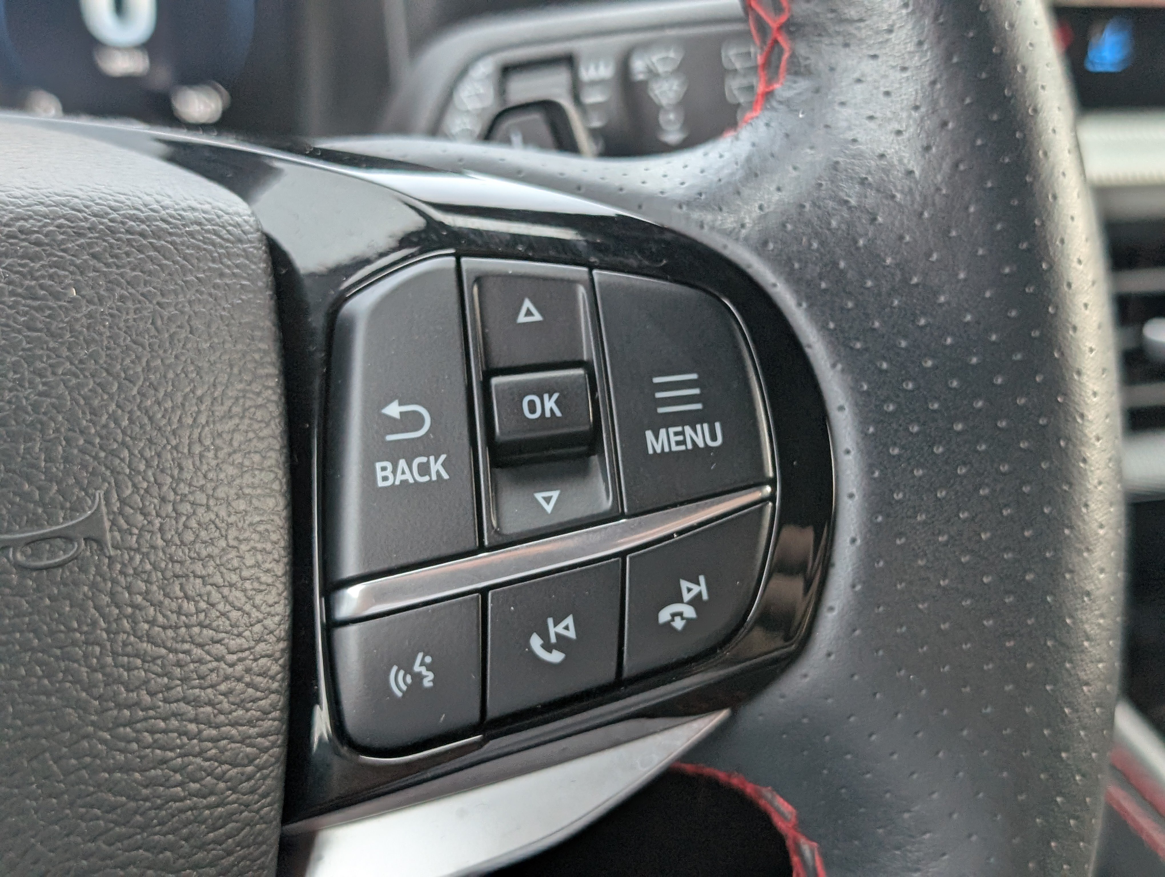 Used 2025 Ford Explorer ST AWD/4WD image 23