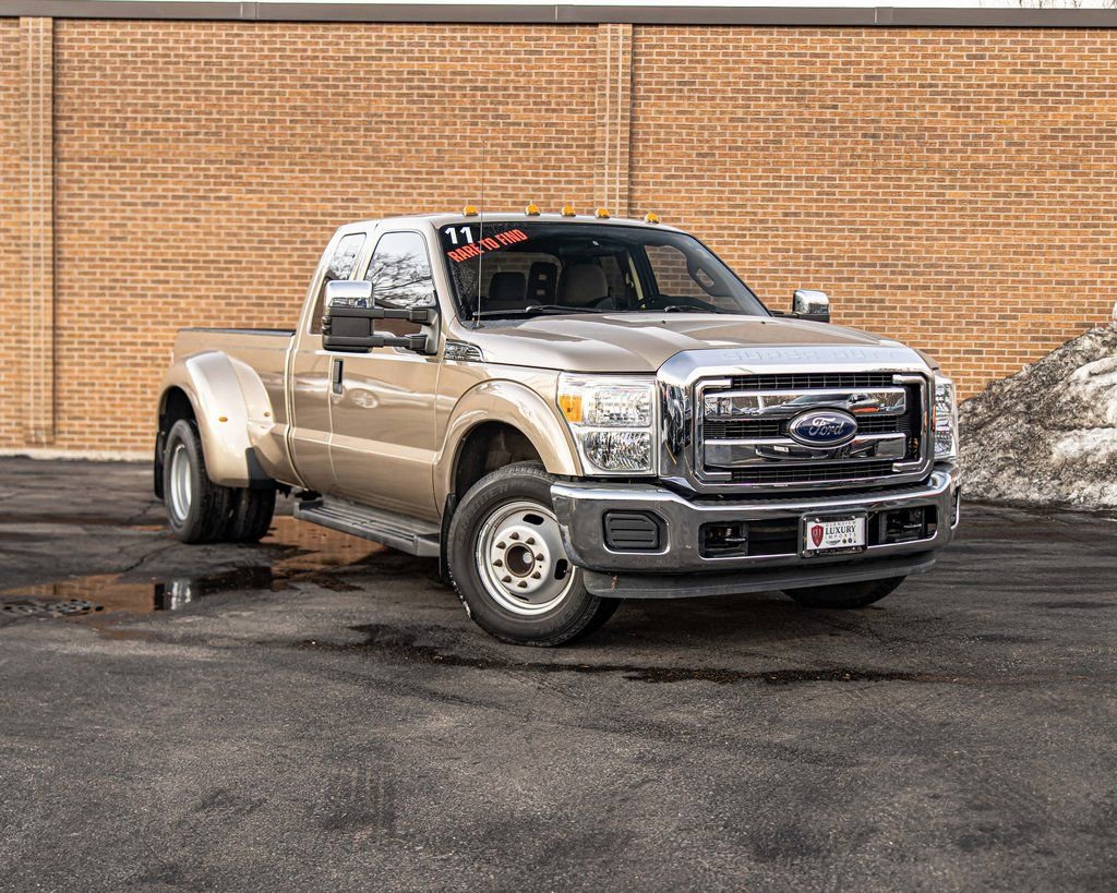 Used 2011 Ford F350 XLT w/ Camper Pkg image 5