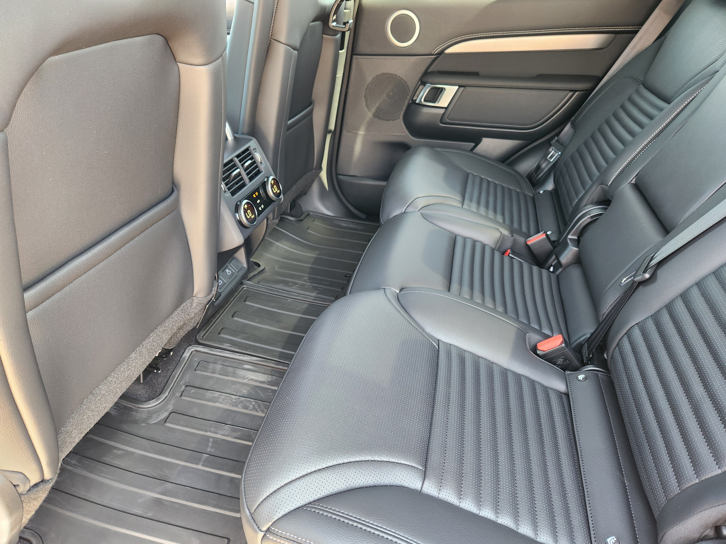 New 2026 Land Rover Discovery Dynamic SE AWD/4WD image 25