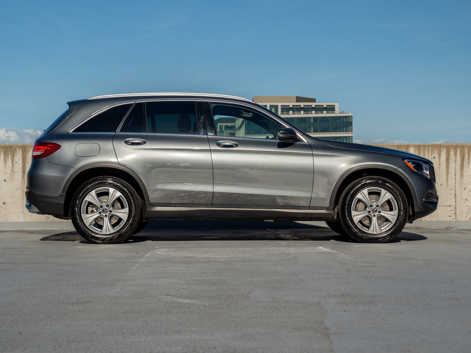 Used 2017 Mercedes-Benz GLC 300 4MATIC image 6