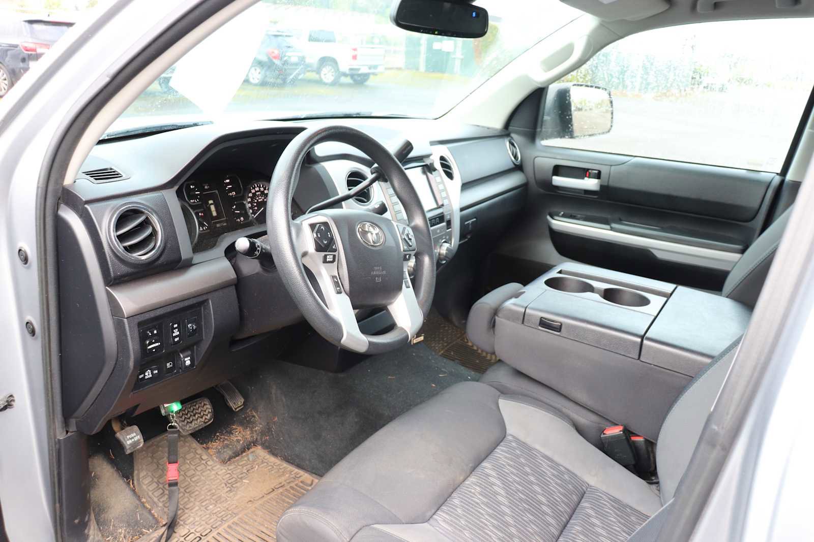 Used 2021 Toyota Tundra SR5 AWD/4WD image 10