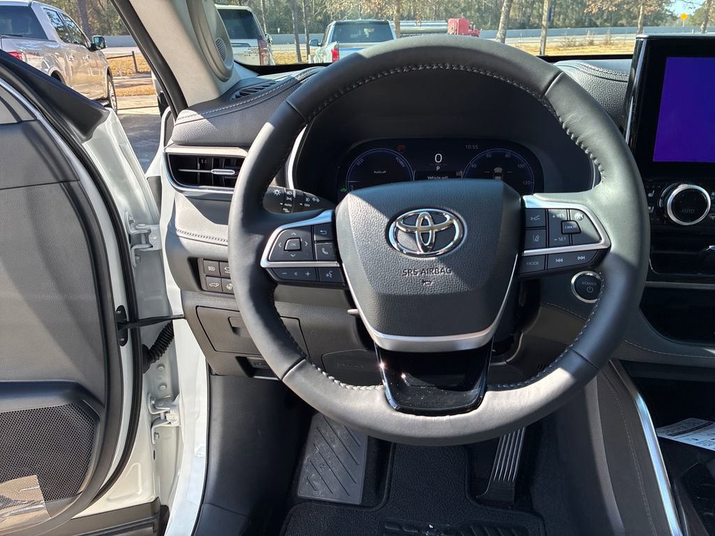 New 2026 Toyota Highlander Limited image 24