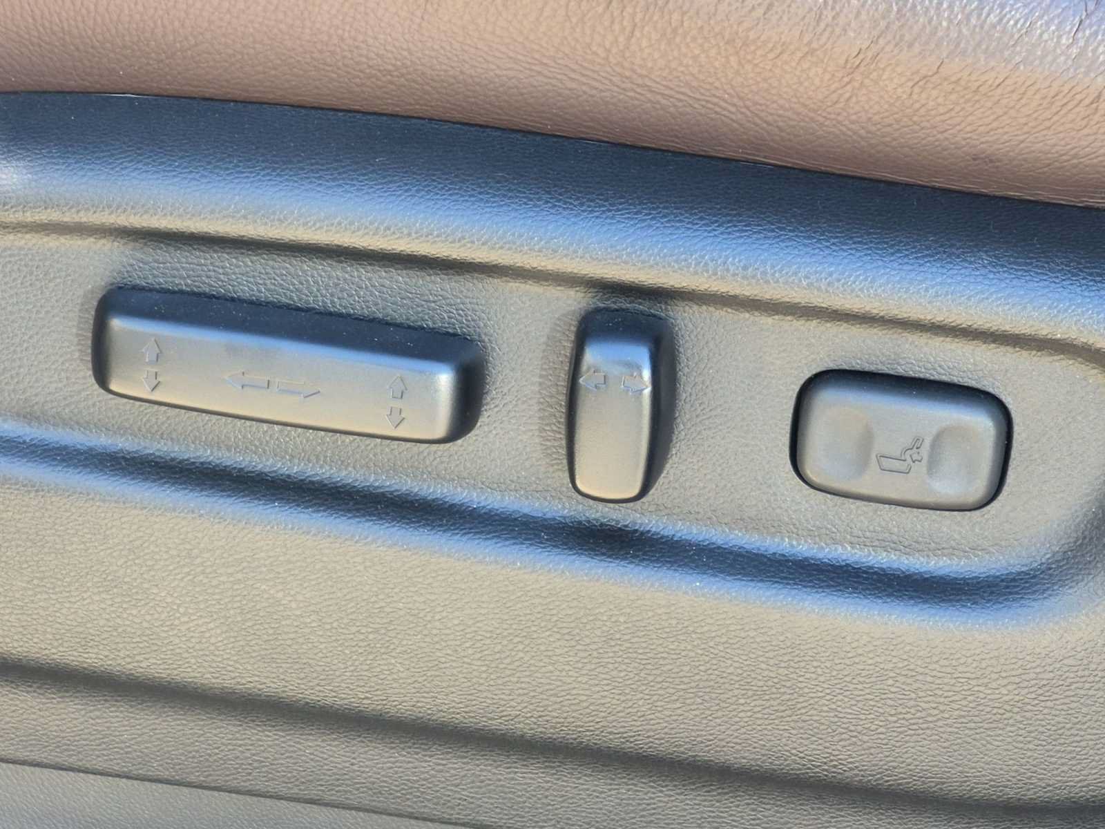 Certified 2025 Honda Passport EX-L image 17