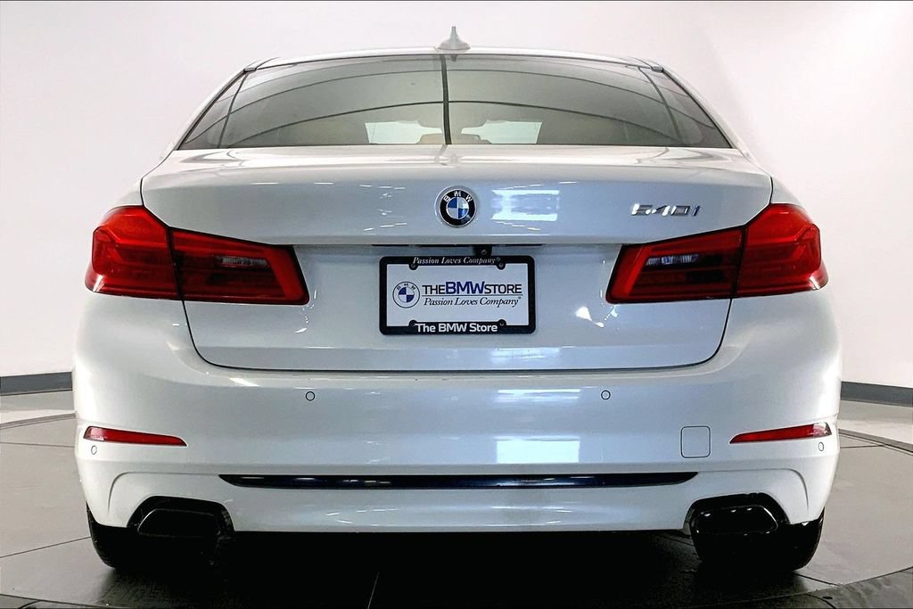 Used 2019 BMW 540i w/ Executive Package RWD image 3