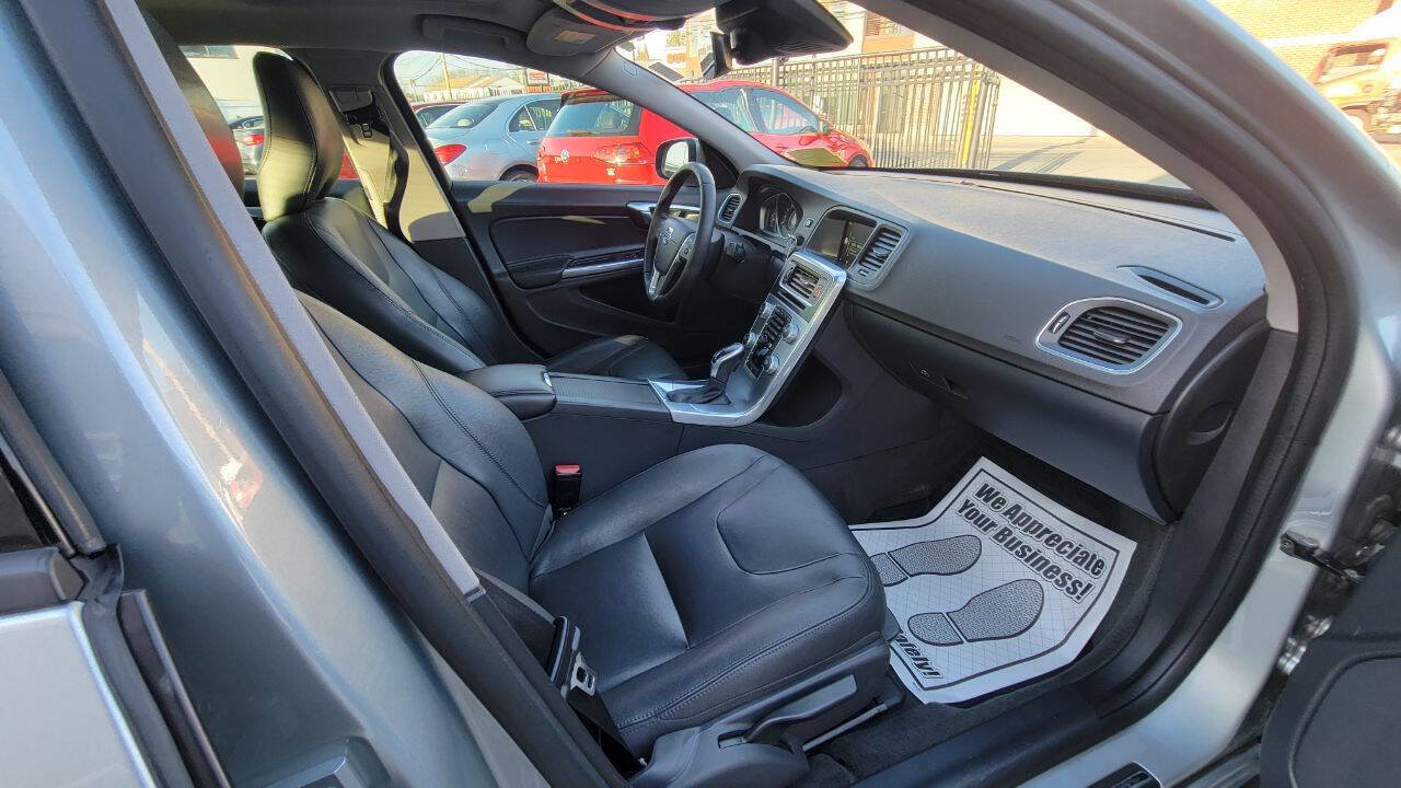 Used 2017 Volvo S60 T5 Dynamic image 20