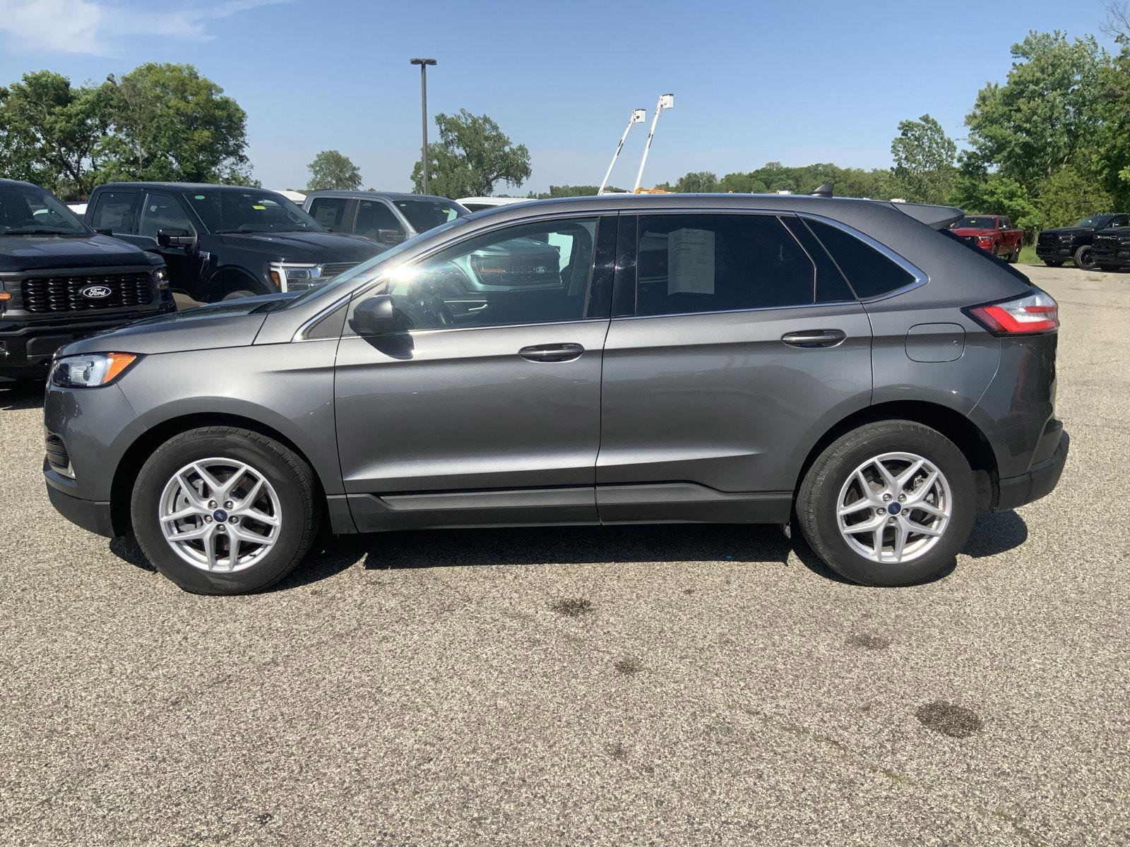 Used 2021 Ford Edge SEL w/ Convenience Package AWD/4WD image 5
