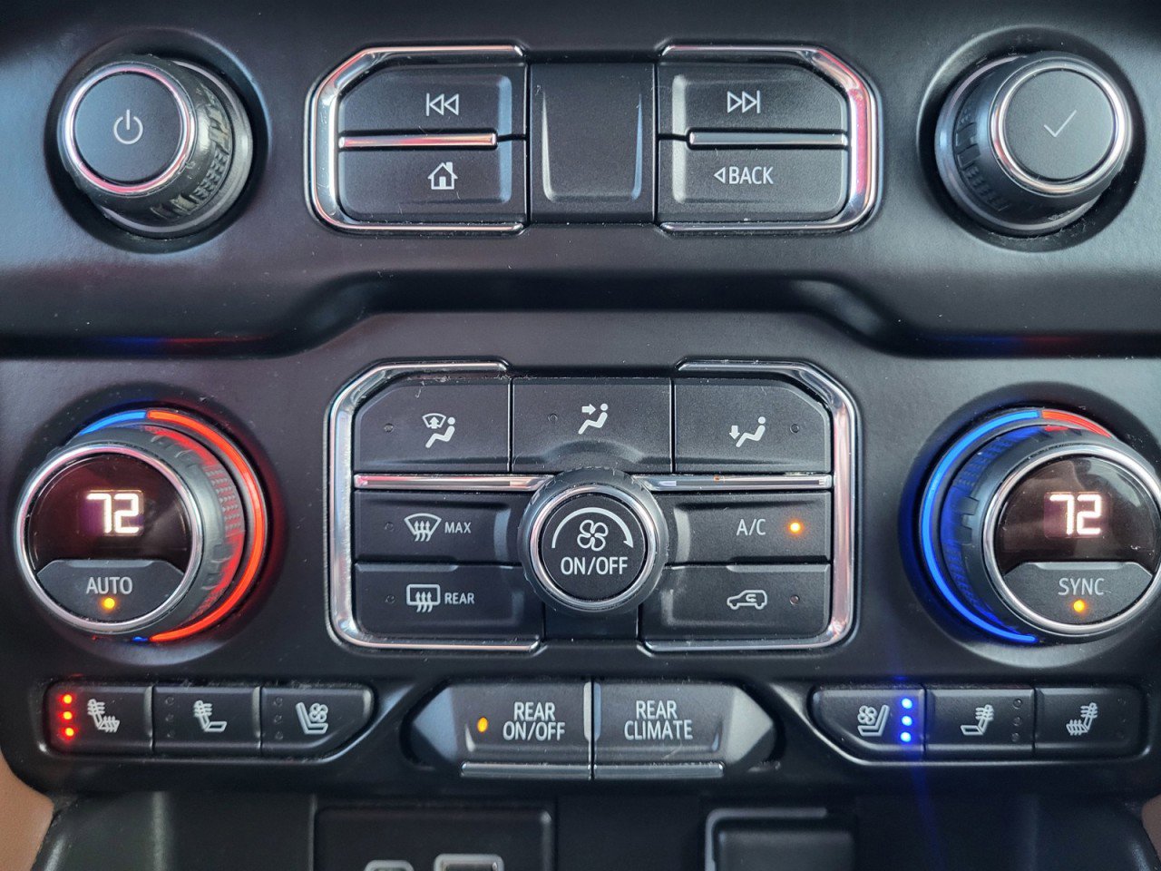 Used 2021 Chevrolet Suburban High Country w/ Premium Package image 17