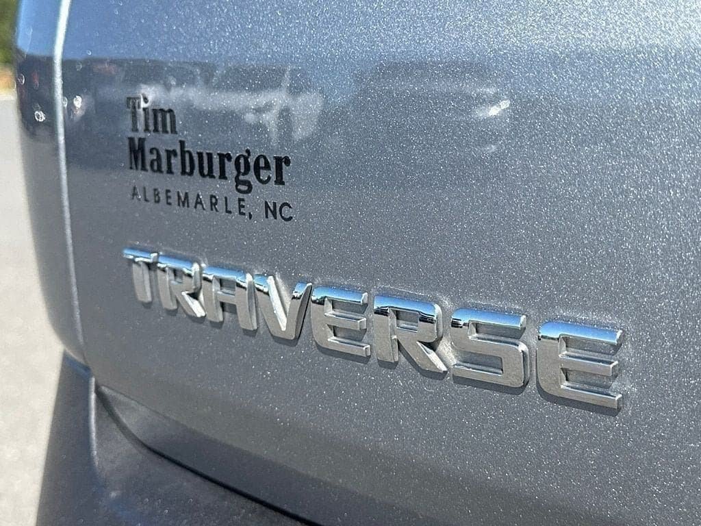 Used 2023 Chevrolet Traverse LS FWD image 26