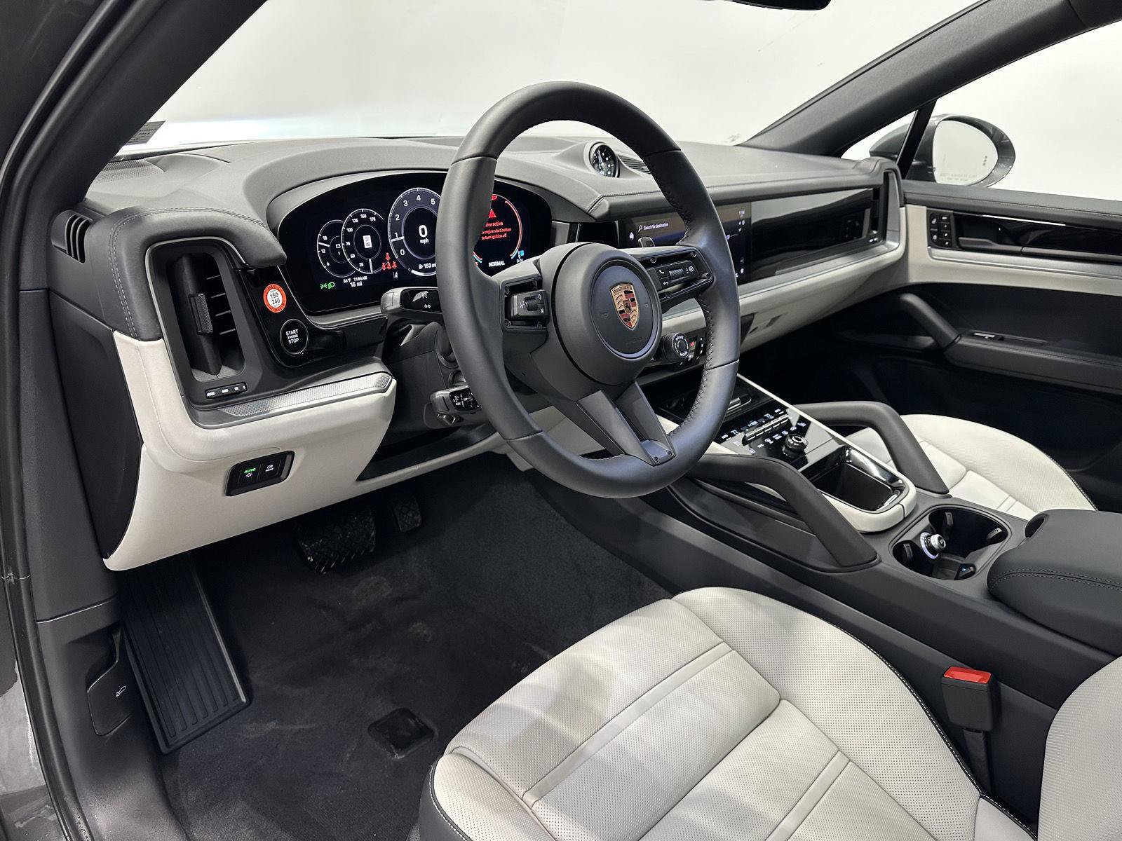 New 2026 Porsche Cayenne Coupe AWD/4WD image 4