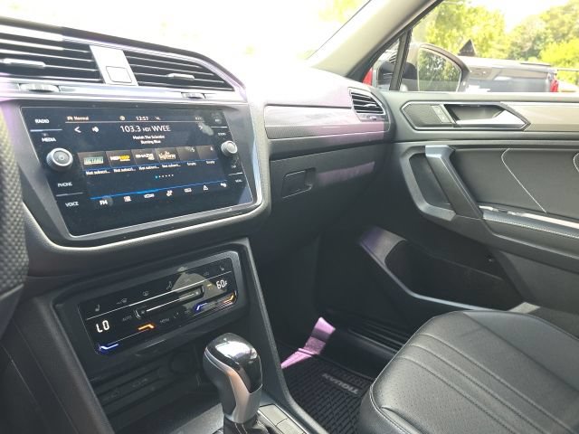 Used 2022 Volkswagen Tiguan SE R-Line AWD/4WD image 27