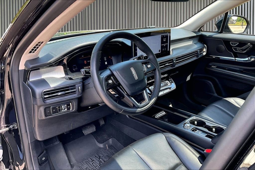 Used 2023 Lincoln Corsair AWD w/ Equipment Group 101A image 14