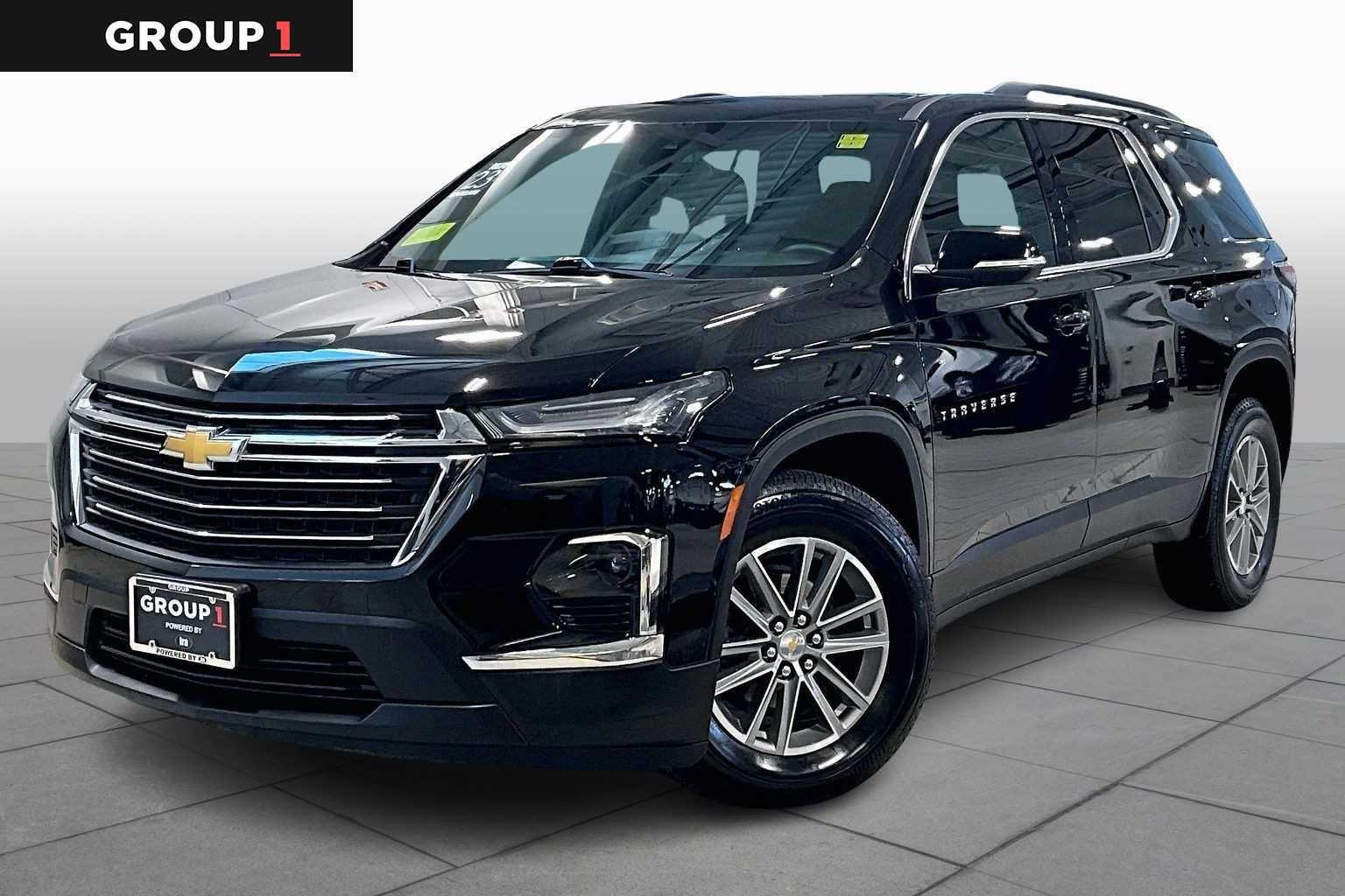 Used 2023 Chevrolet Traverse LT image 1