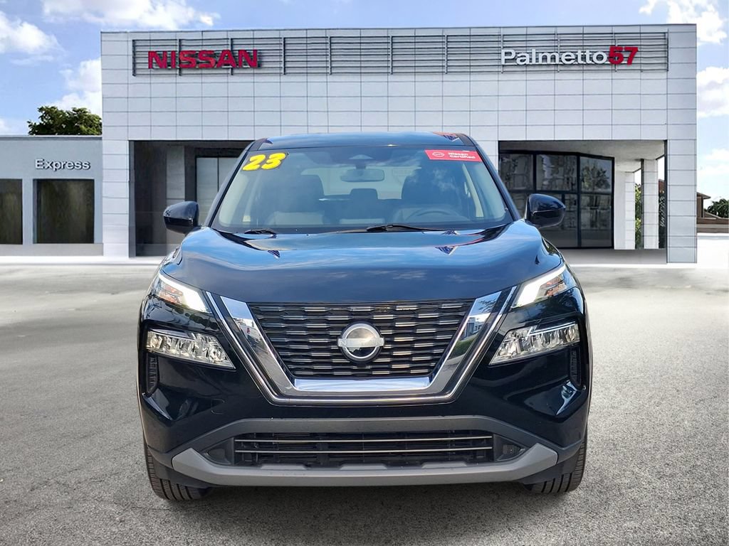 Certified 2023 Nissan Rogue SV FWD image 2
