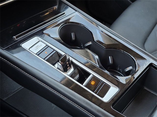 Used 2024 Volkswagen Atlas SE w/ Panoramic Sunroof Package image 17