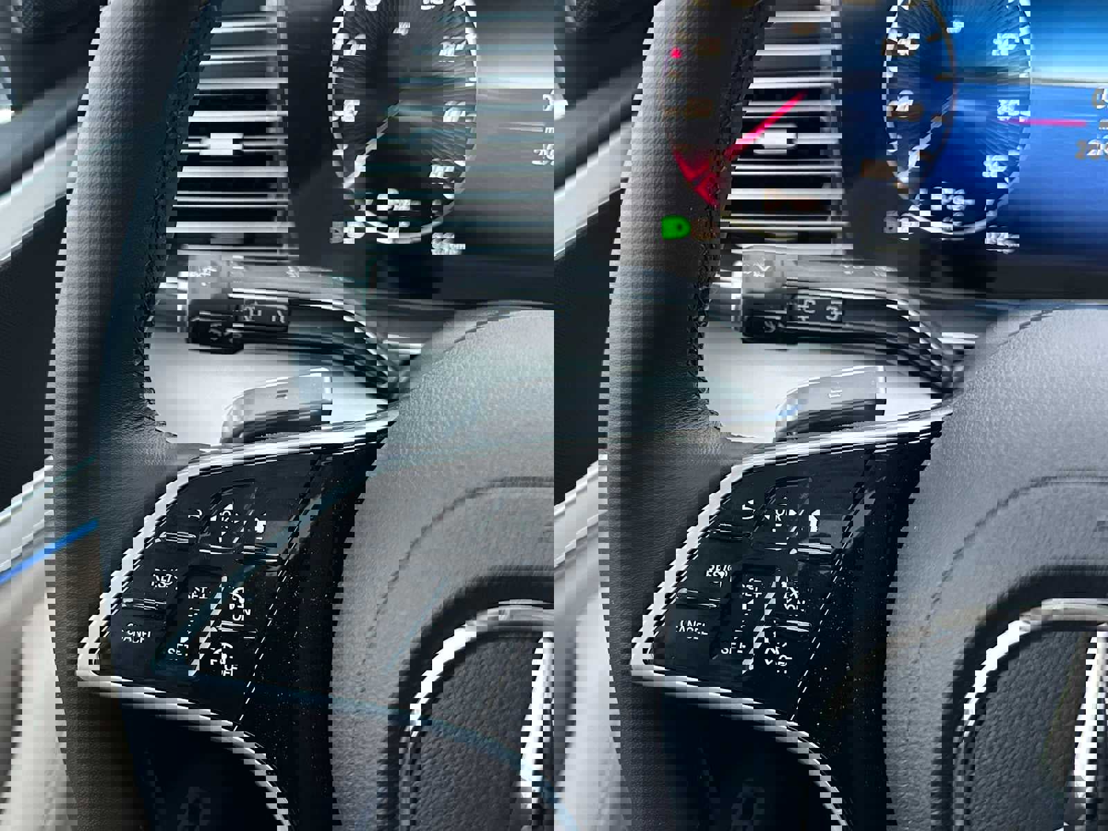 Used 2026 Mercedes-Benz GLE 350 4MATIC image 35