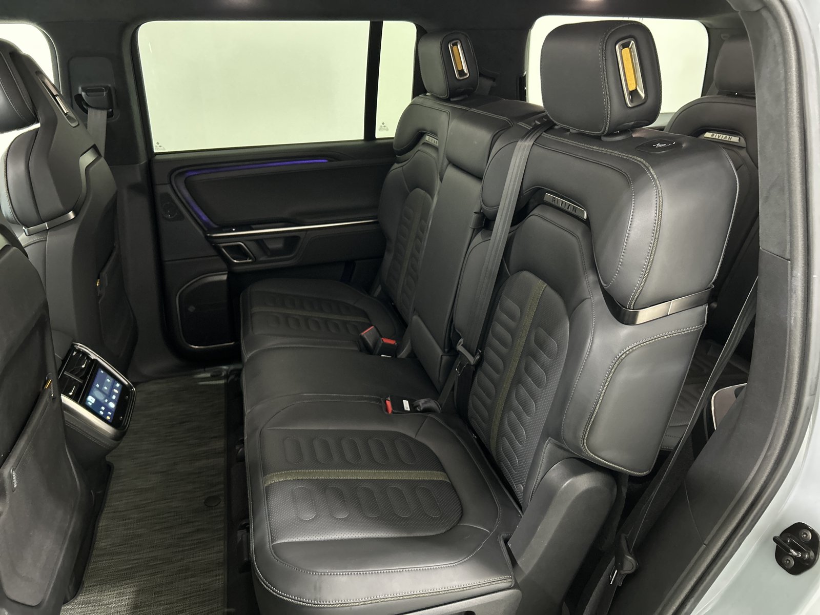 Used 2024 Rivian R1S Adventure AWD/4WD image 21