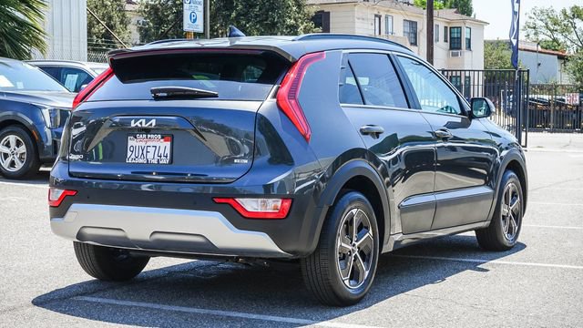 Used 2025 Kia Niro EX FWD image 11
