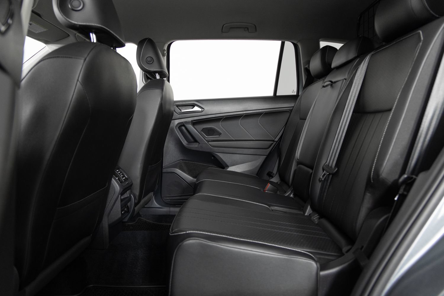 Used 2022 Volkswagen Tiguan SE AWD/4WD image 18