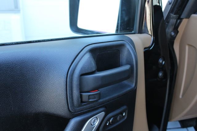 Used 2012 Jeep Wrangler Sahara w/ Connectivity Group AWD/4WD image 5