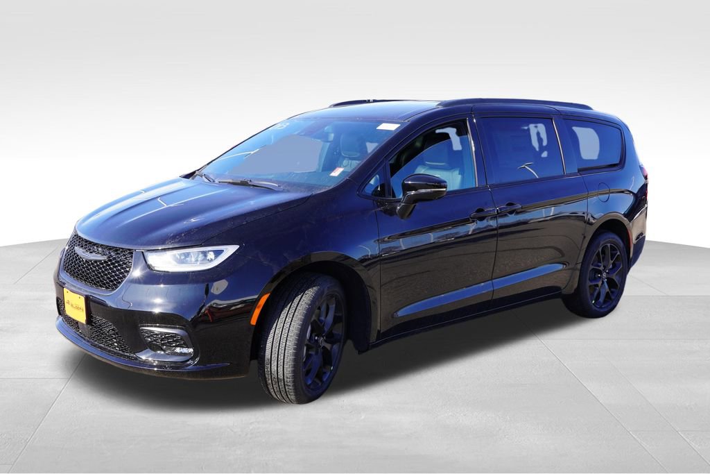 New 2026 Chrysler Pacifica Select w/ S Appearance Package image 8