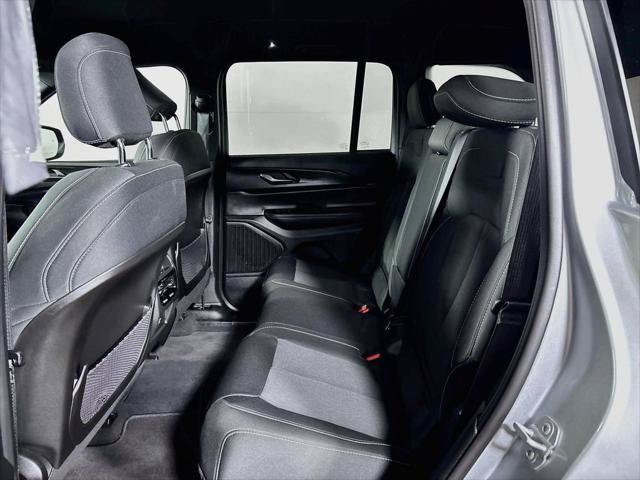 Certified 2025 Jeep Grand Cherokee Laredo w/ MOPAR Finishing Package AWD/4WD image 20