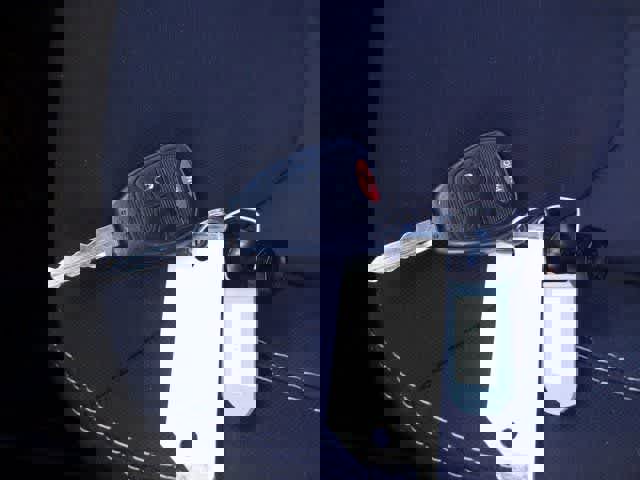 Used 2015 Jeep Wrangler Unlimited Sahara image 32