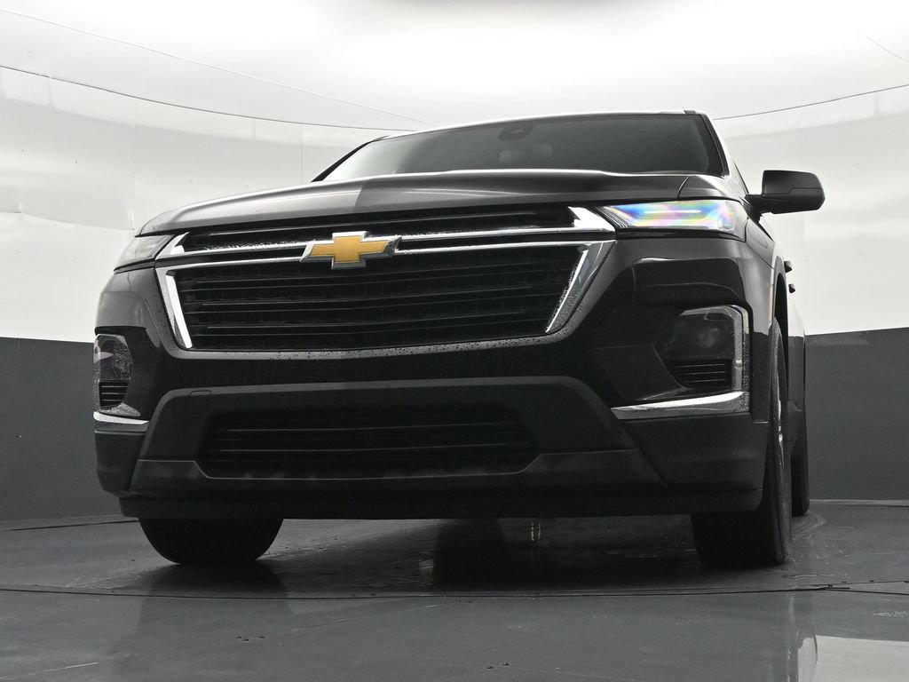 Used 2023 Chevrolet Traverse LS FWD image 32