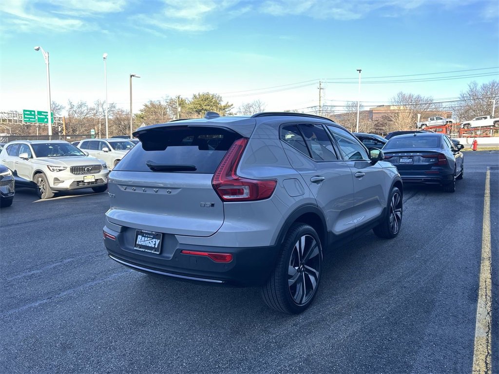 Certified 2025 Volvo XC40 B5 Ultra w/ Protection Package Premier image 8