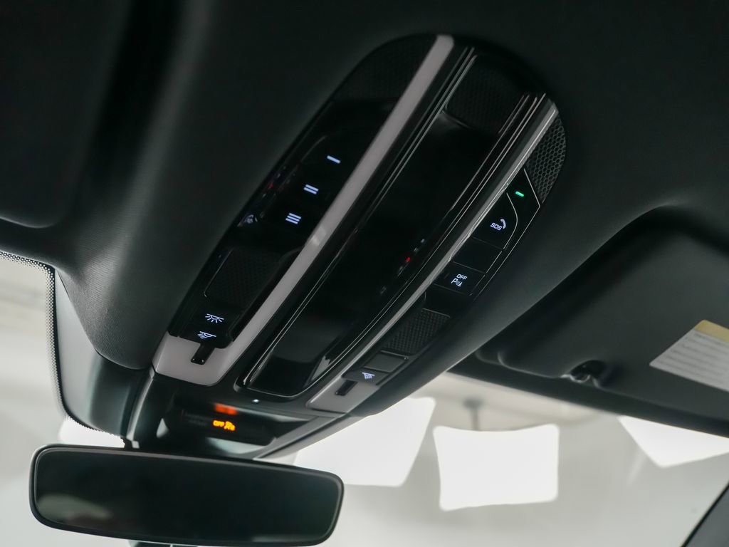 Used 2022 Porsche Cayenne AWD/4WD image 27