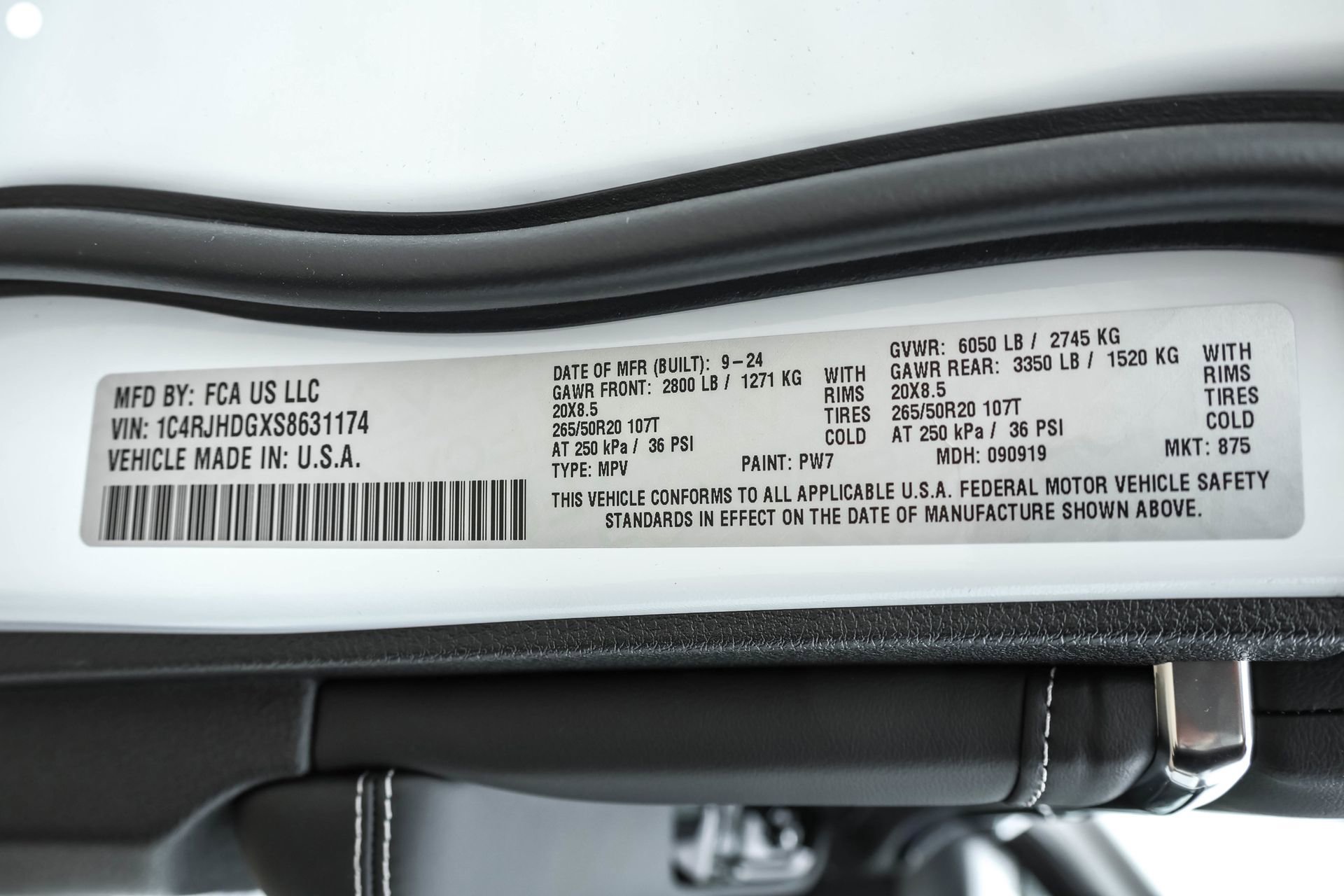 New 2025 Jeep Grand Cherokee Overland w/ Luxury Tech Group IV image 30