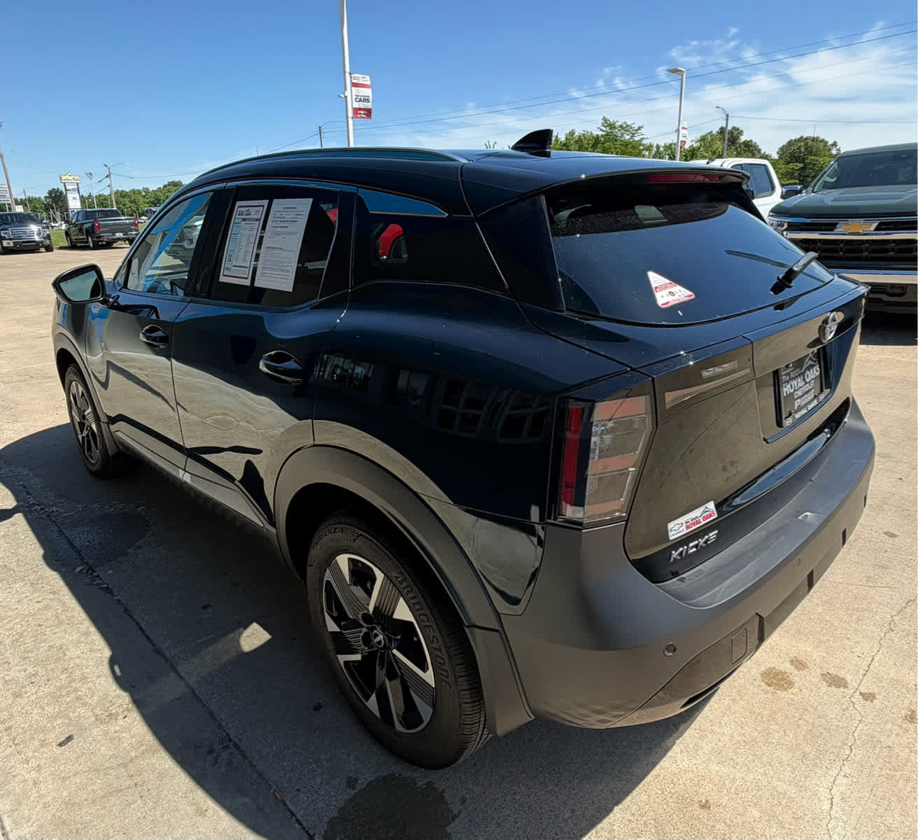 Used 2025 Nissan Kicks SR AWD/4WD image 4
