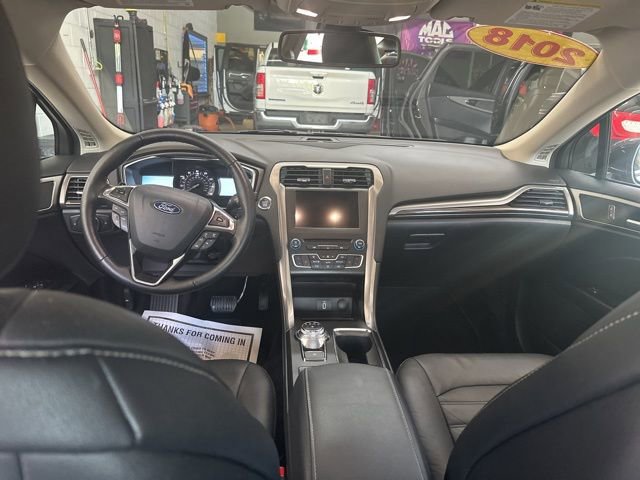 Used 2018 Ford Fusion SE w/ Fusion SE Technology Package FWD image 17