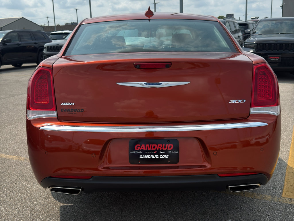 Used 2021 Chrysler 300 Touring L AWD/4WD image 7