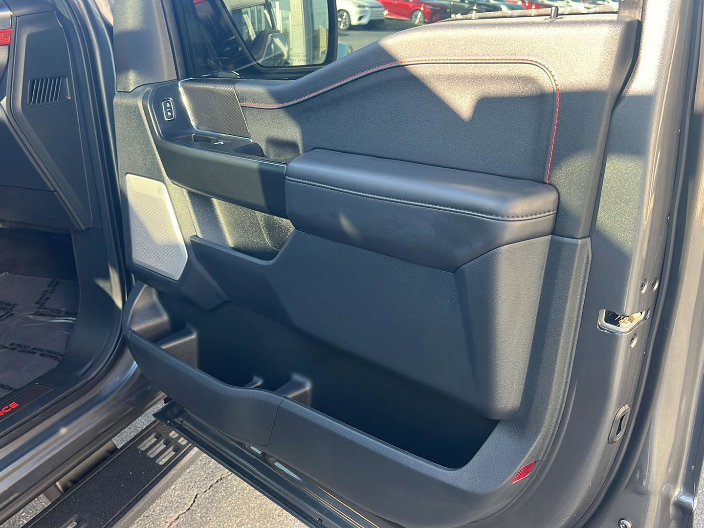 Used 2025 Ford F150 Raptor AWD/4WD image 15