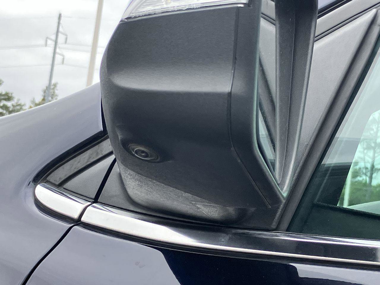 Used 2020 Chevrolet Equinox Premier AWD/4WD image 12