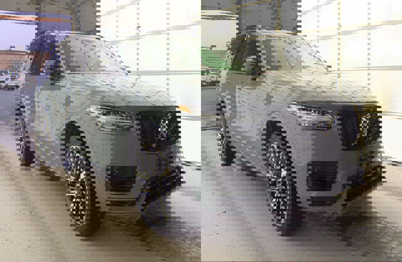 Used 2023 Volvo XC90 T8 Plus w/ Protection Package image 4