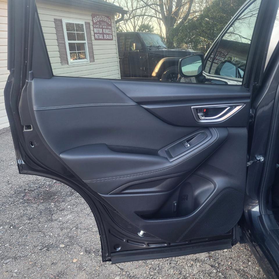 Used 2019 Subaru Forester Premium w/ All-Weather Package image 33