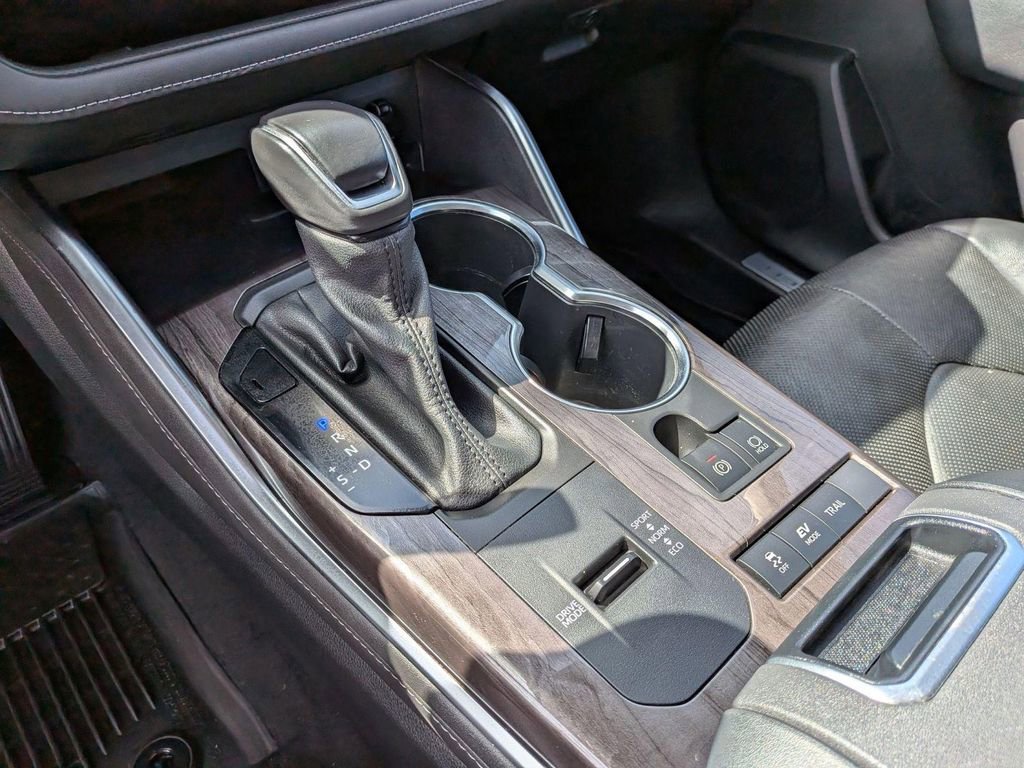 Used 2022 Toyota Highlander Limited image 19