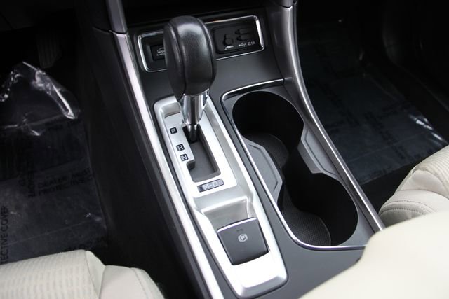 Used 2020 Subaru Ascent Premium w/ Convenience Package AWD/4WD image 25