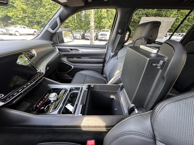 New 2026 Jeep Grand Wagoneer 4WD image 25