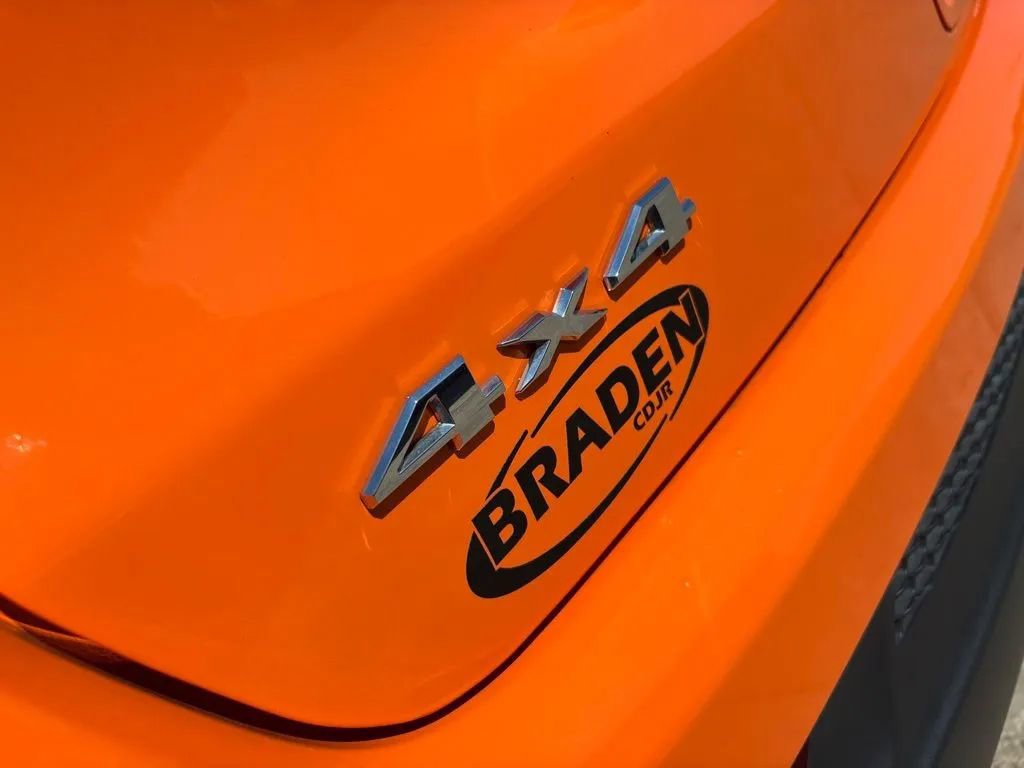 Used 2026 Jeep Compass Latitude image 11