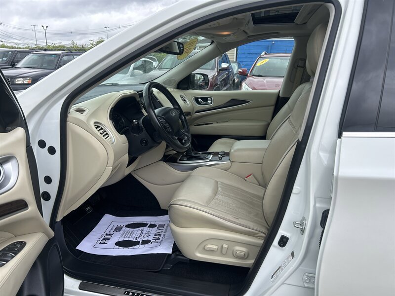 Used 2019 INFINITI QX60 Luxe w/ Sensory Package AWD/4WD image 9