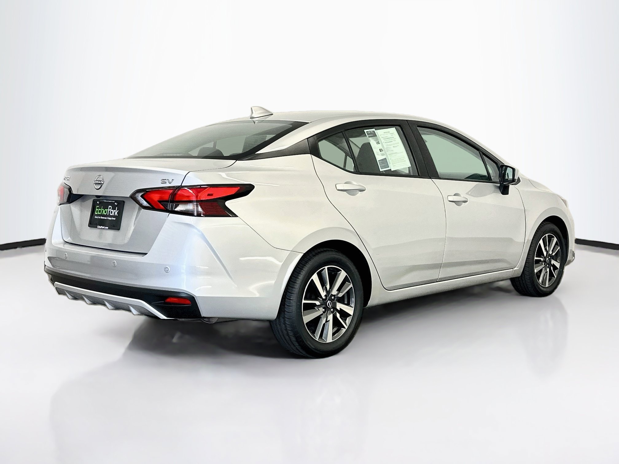 Used 2024 Nissan Versa SV FWD image 9