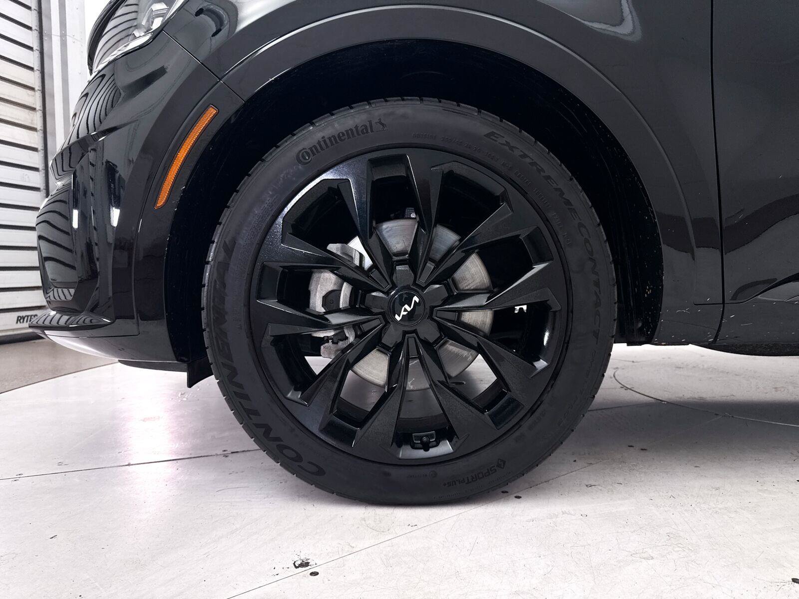 Used 2023 Kia Sorento SX FWD image 17