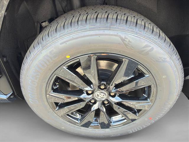 Used 2026 Toyota RAV4 SE w/ Convenience Package AWD/4WD image 20